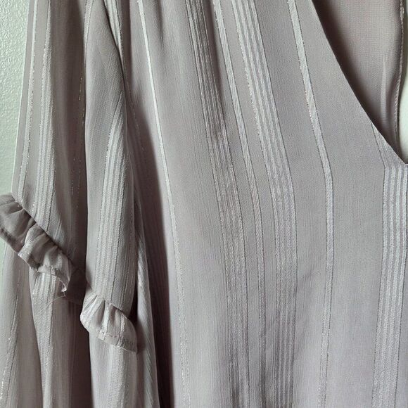 NWT LUSH V NECK LONGSLEEVES TOP SILVER THREAD SIZE SMALL - Picture 6 of 13